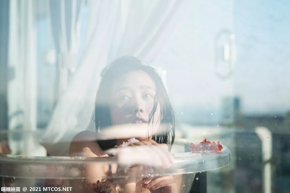 Xgyw.Org_[喵糖映画]Vol.361_靓丽小美女私房浴缸里性感比基尼秀完美身材迷人诱惑写真35P
