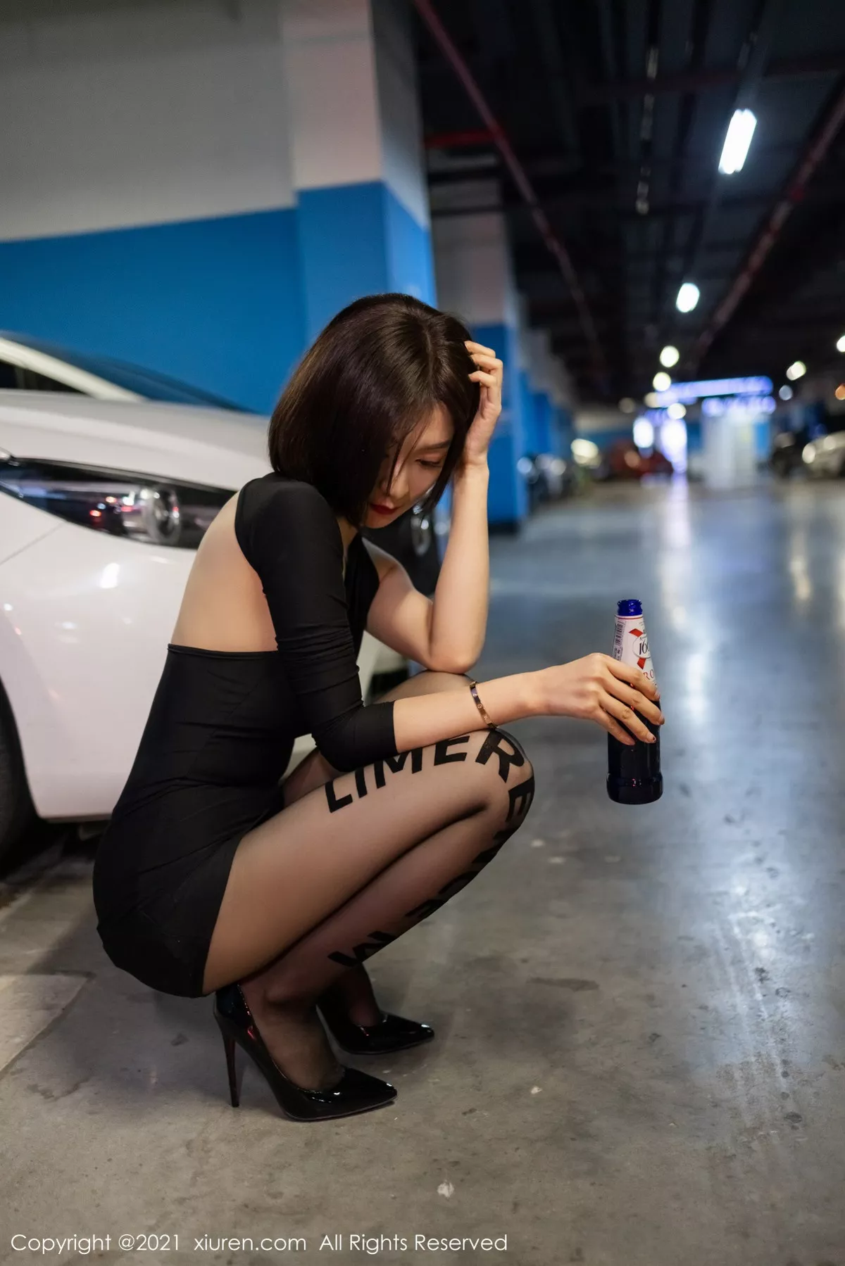 Xgyw.Org_XiuRen第3264期_女神Angela00户外剧情主题拍摄低胸礼裙配黑丝裤袜极致魅惑写真48P