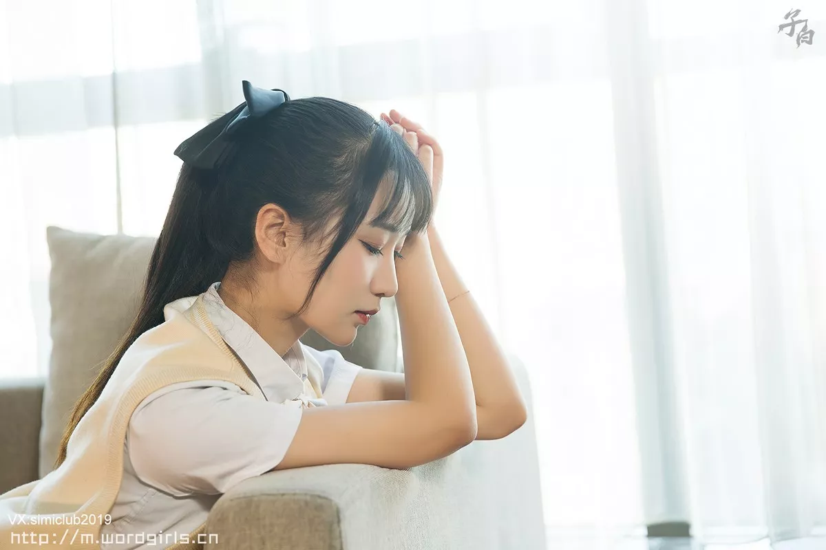 Xgyw.Org_[Toutiao头条女神]No.863_嫩模婴宁清纯少女主题私房性感百褶裙秀白嫩美腿迷人写真32P