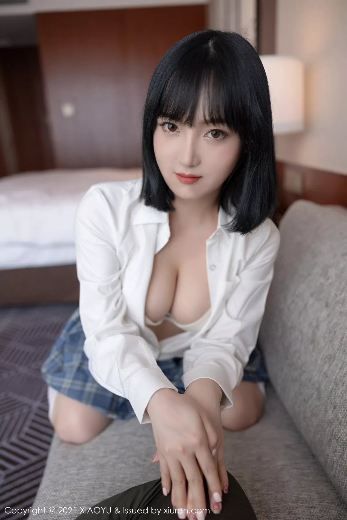Xgyw.Org_[XiaoYu画语界]Vol.508_新人模特豆瓣酱JK制服半脱露粉色内裤秀浑圆翘臀诱惑写真56P
