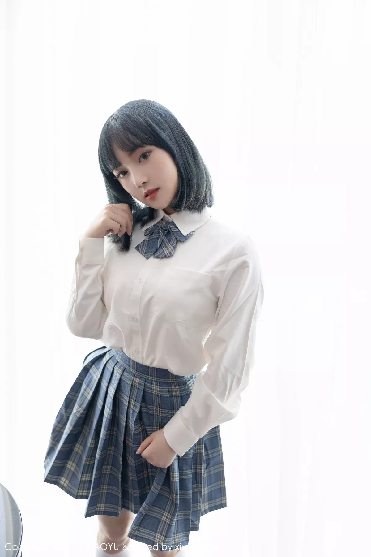 Xgyw.Org_[XiaoYu画语界]Vol.508_新人模特豆瓣酱JK制服半脱露粉色内裤秀浑圆翘臀诱惑写真56P