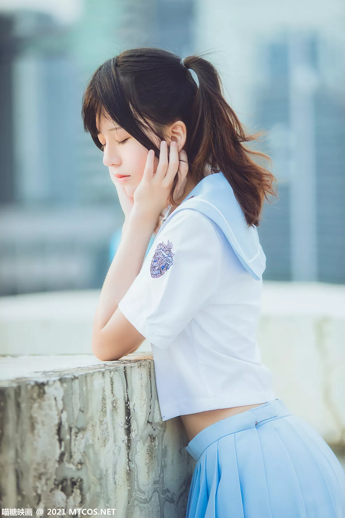 Xgyw.Org_[喵糖映画]Vol.374_双马尾美少女天台上性感女子高中生服饰配白丝袜迷人写真20P