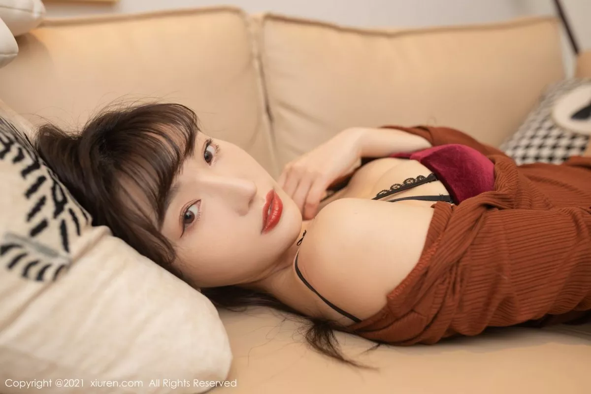 Xgyw.Org_XiuRen第3362期_嫩模陆萱萱成都旅拍租赁女友见父母主题超薄肉丝裤袜诱惑写真73P