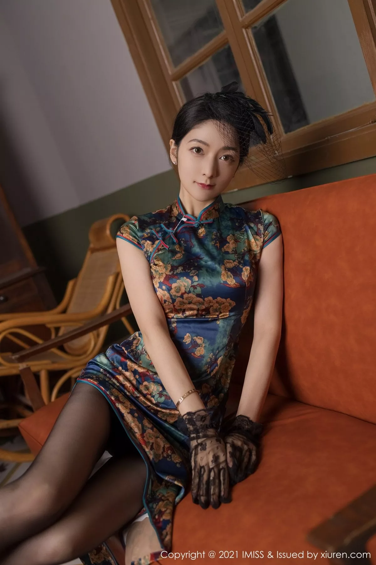 Xgyw.Org_[IMISS爱蜜社]Vol.591_女神Angela00私房脱古韵旗袍露蕾丝内衣秀完美身材诱惑写真51P