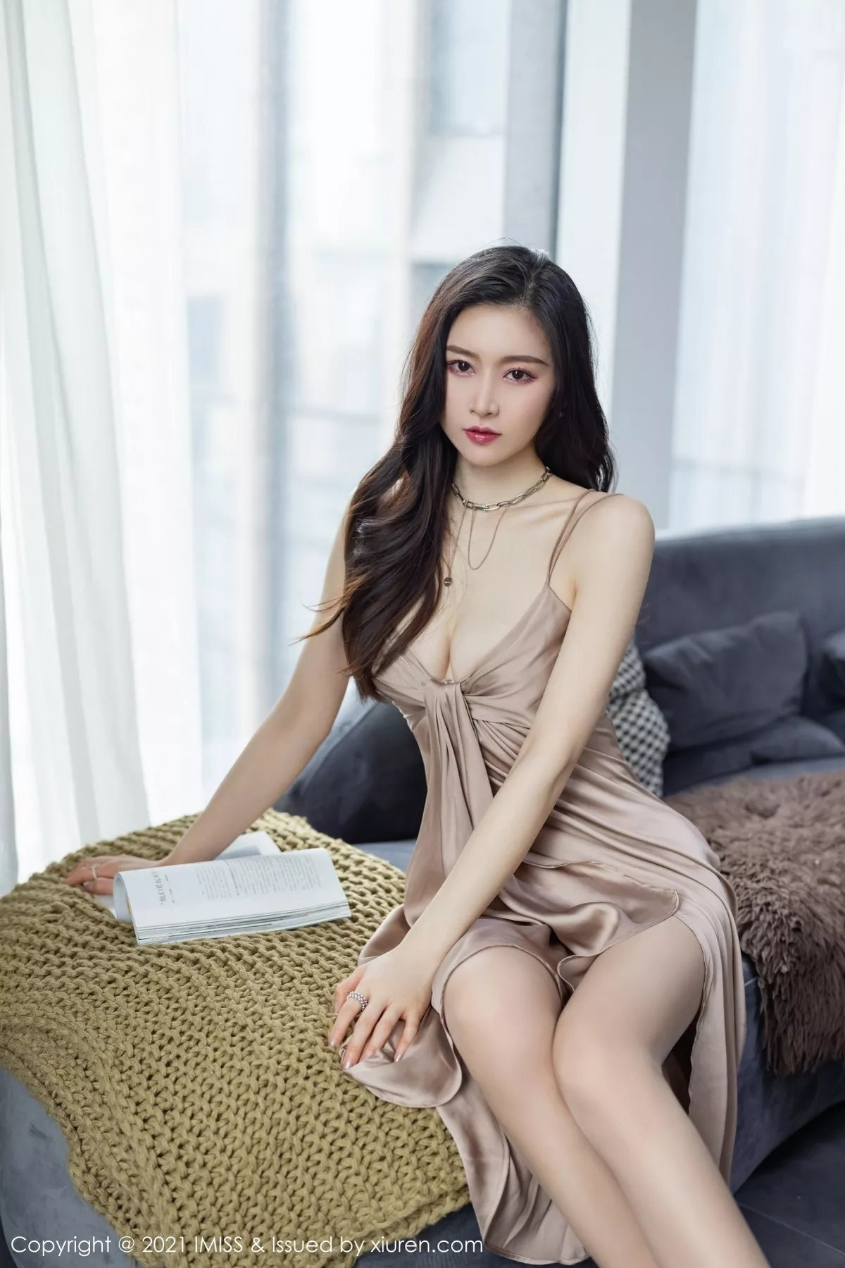 Xgyw.Org_[IMISS爱蜜社]Vol.592_气质美女Vanessa私房床上白色薄纱睡衣秀完美身材诱惑写真44P