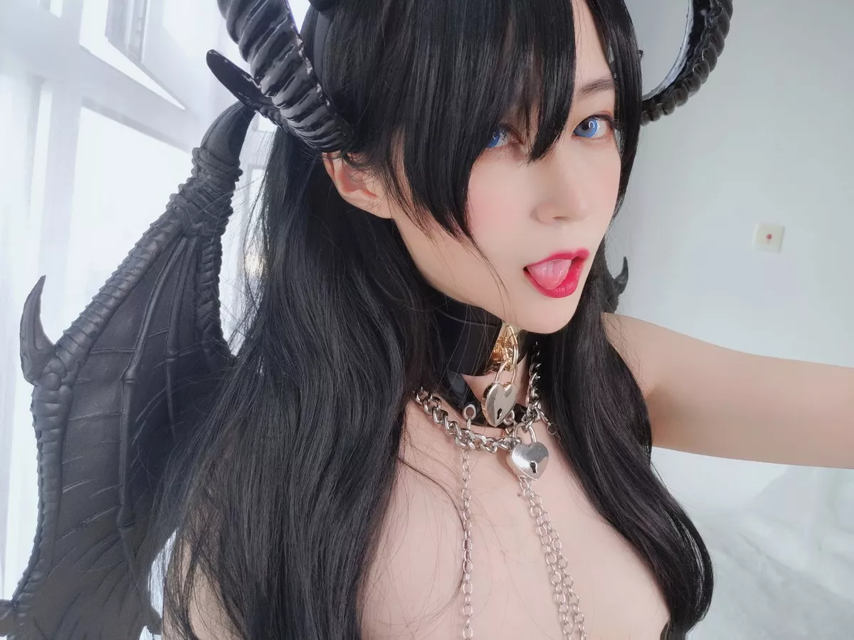 Xgyw.Org_Coser小姐姐白银81新龙女主题私房黑色情趣内衣露傲人豪乳遮点诱惑写真51P