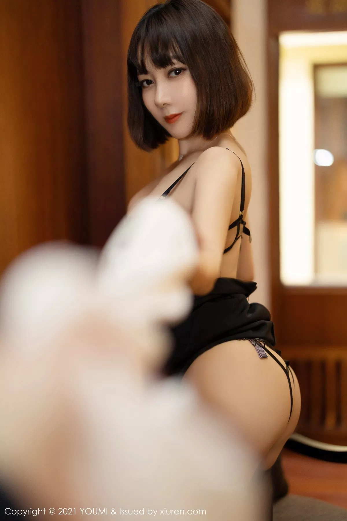 Xgyw.Org_[YouMi尤蜜荟]Vol.662_御姐果儿西双版纳旅拍合同签订主题半脱露性感内衣诱惑写真76P