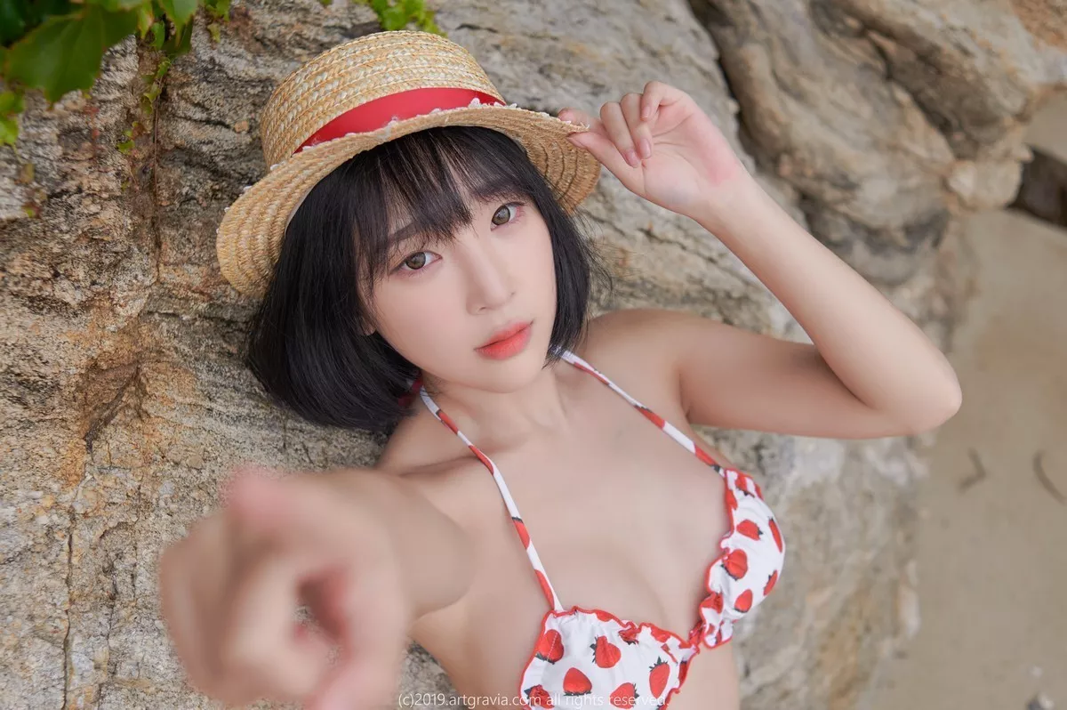 Xgyw.Org_[Artgravia]Vol.094_巨乳少女姜仁卿海边沙滩性感草莓比基尼秀完美身材诱惑写真52P