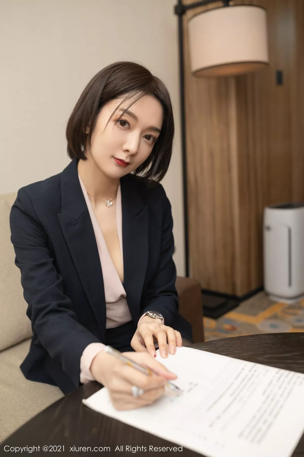 Xgyw.Org_XiuRen第3745期_女神Angela小热巴保险销售主题开档黑丝裤袜秀翘臀美腿诱惑写真77P