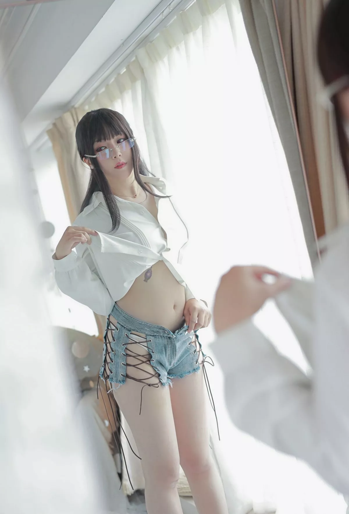 Xgyw.Org_网络美女小容仔咕咕咕创口贴OL主题私房脱白衬衣露豪乳遮点极致诱惑写真36P