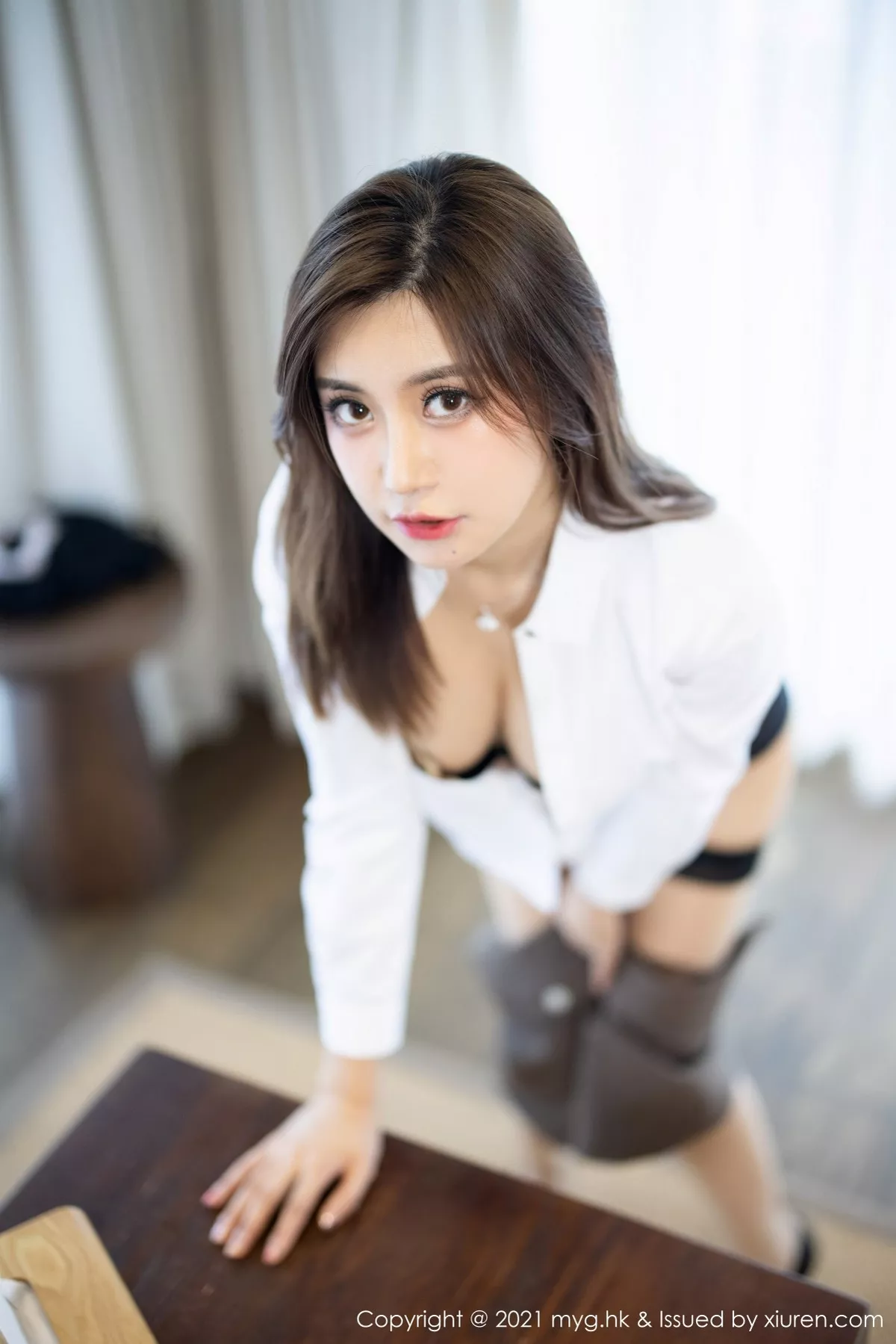 Xgyw.Org_[MyGirl美媛馆]Vol.570_女神绮里嘉Carina江浙沪旅拍半脱露狂野豹纹内衣撩人诱惑写真127P