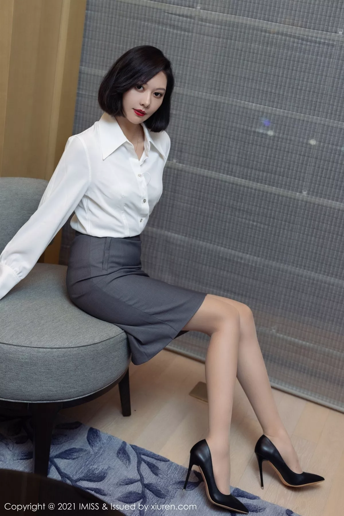 Xgyw.Org_[IMISS爱蜜社]Vol.623_气质美女艺轩私房浴室半脱露洁白衬衫配蕾丝内衣完美诱惑写真82P