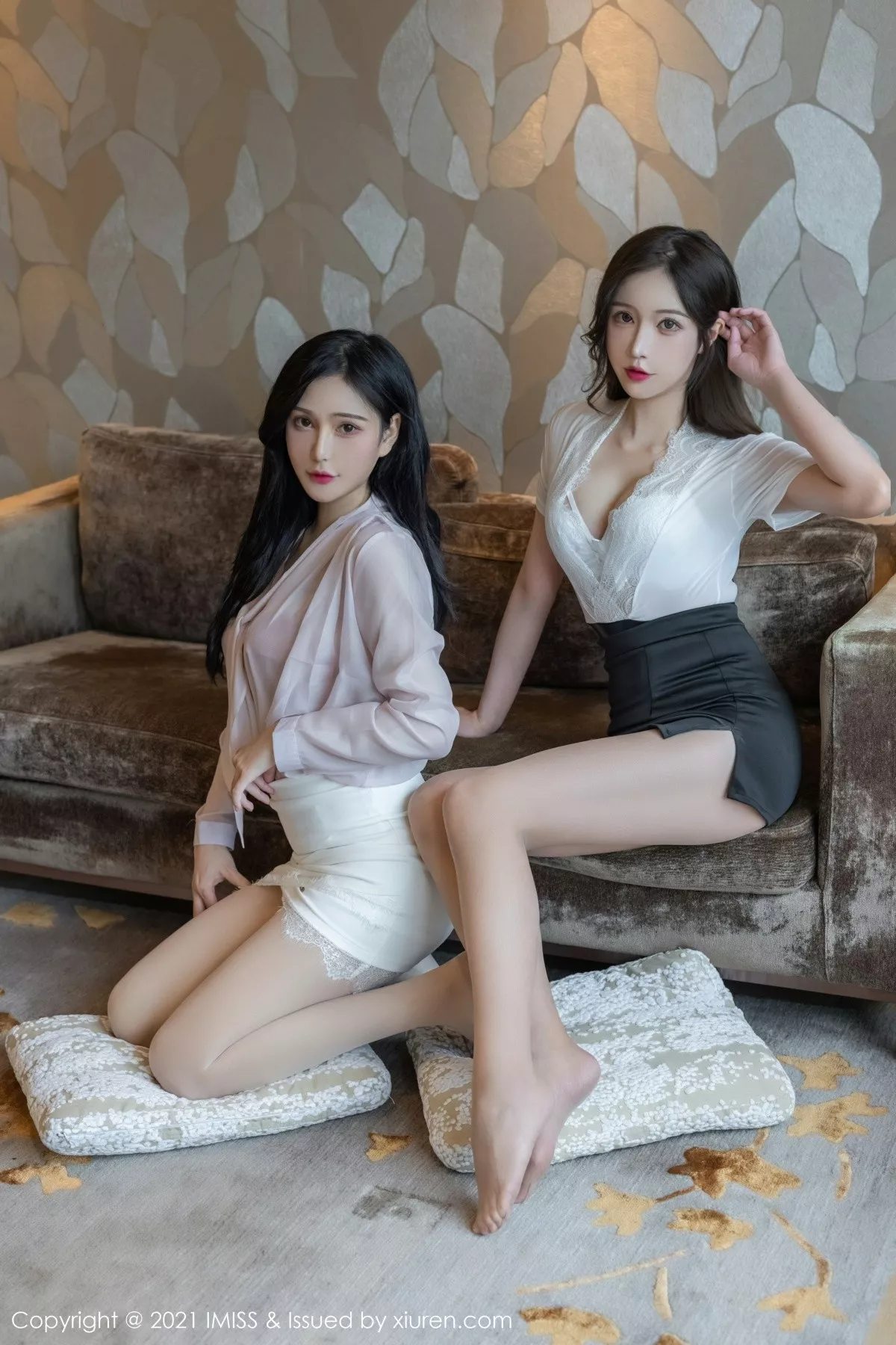 Xgyw.Org_[IMISS爱蜜社]Vol.625_女神Lavinia肉＆LindaLinda半脱露性感内衣朦胧丝足诱惑写真70P