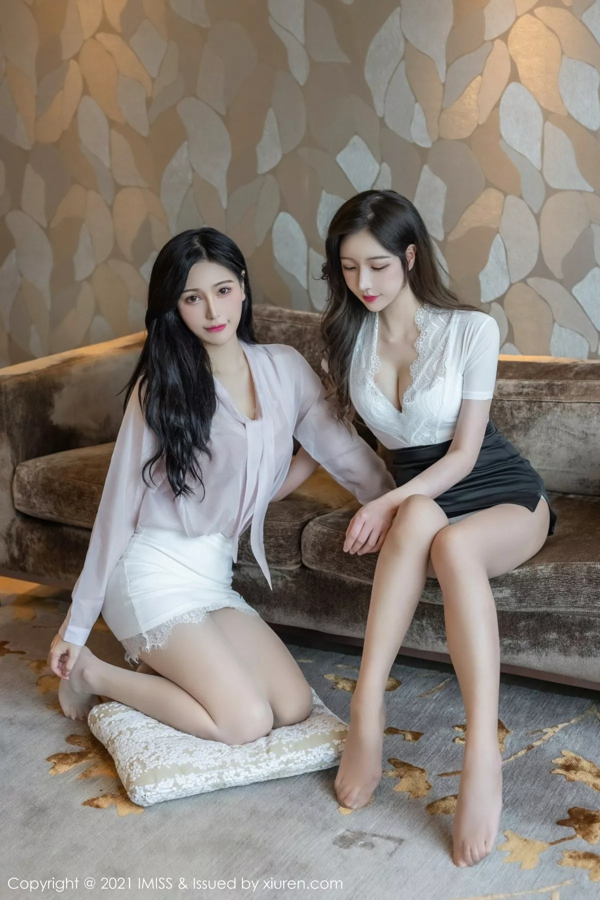 Xgyw.Org_[IMISS爱蜜社]Vol.625_女神Lavinia肉＆LindaLinda半脱露性感内衣朦胧丝足诱惑写真70P