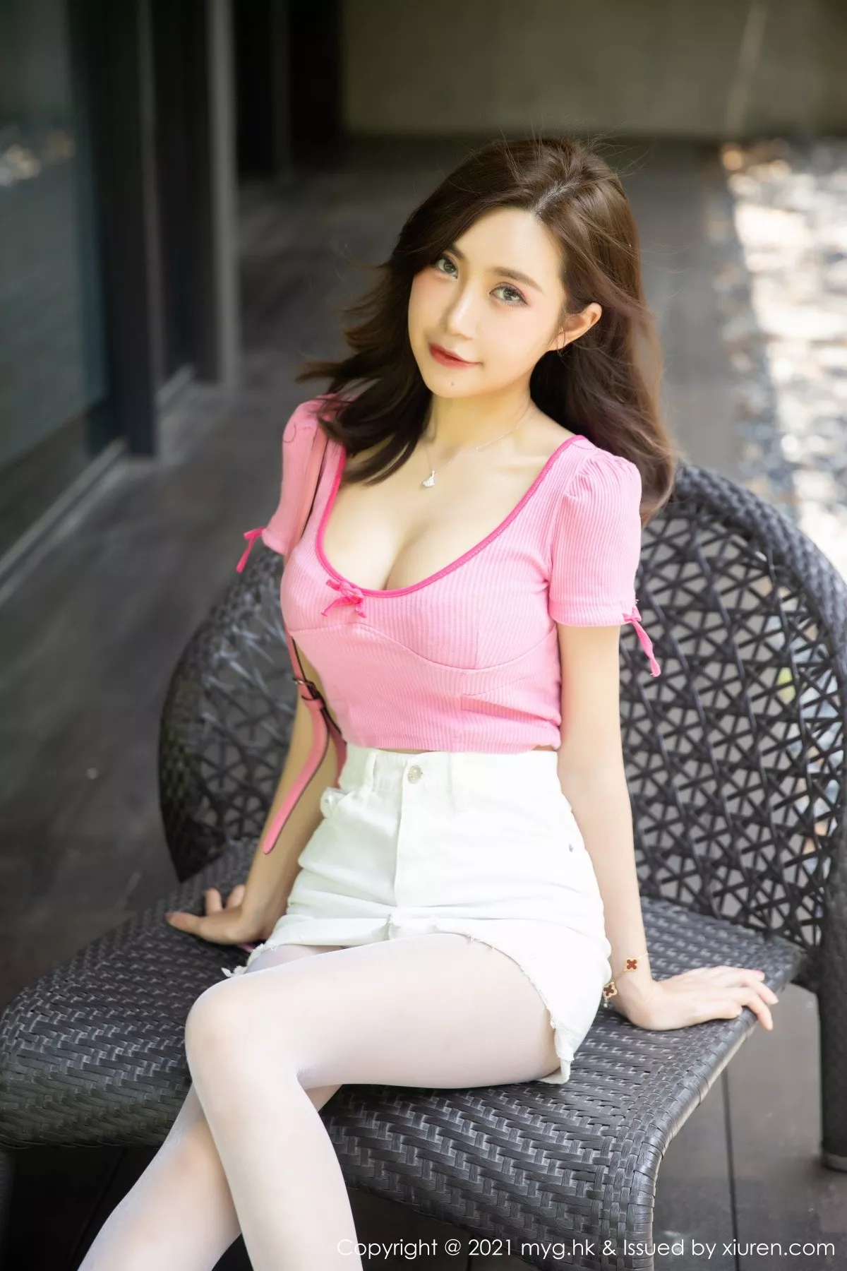 Xgyw.Org_[MyGirl美媛馆]Vol.563_女神绮里嘉Carina江浙沪旅拍粉色服饰下秀惹火身材诱惑写真54P