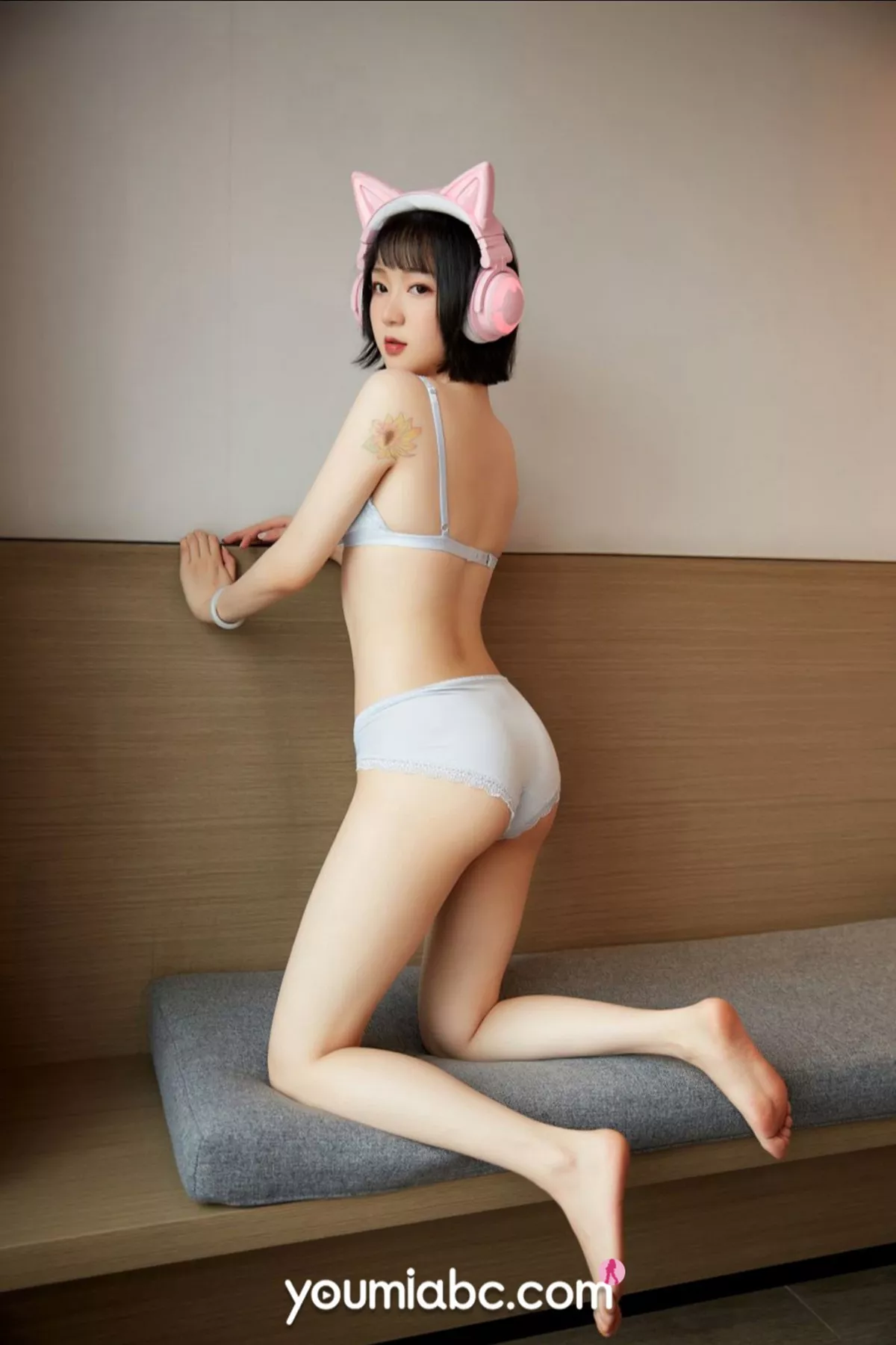 Xgyw.Org_[YouMi尤蜜]Vol.712_模特龙女宝宝AI女友主题私房脱性感内衣秀完美曲线诱惑写真24P