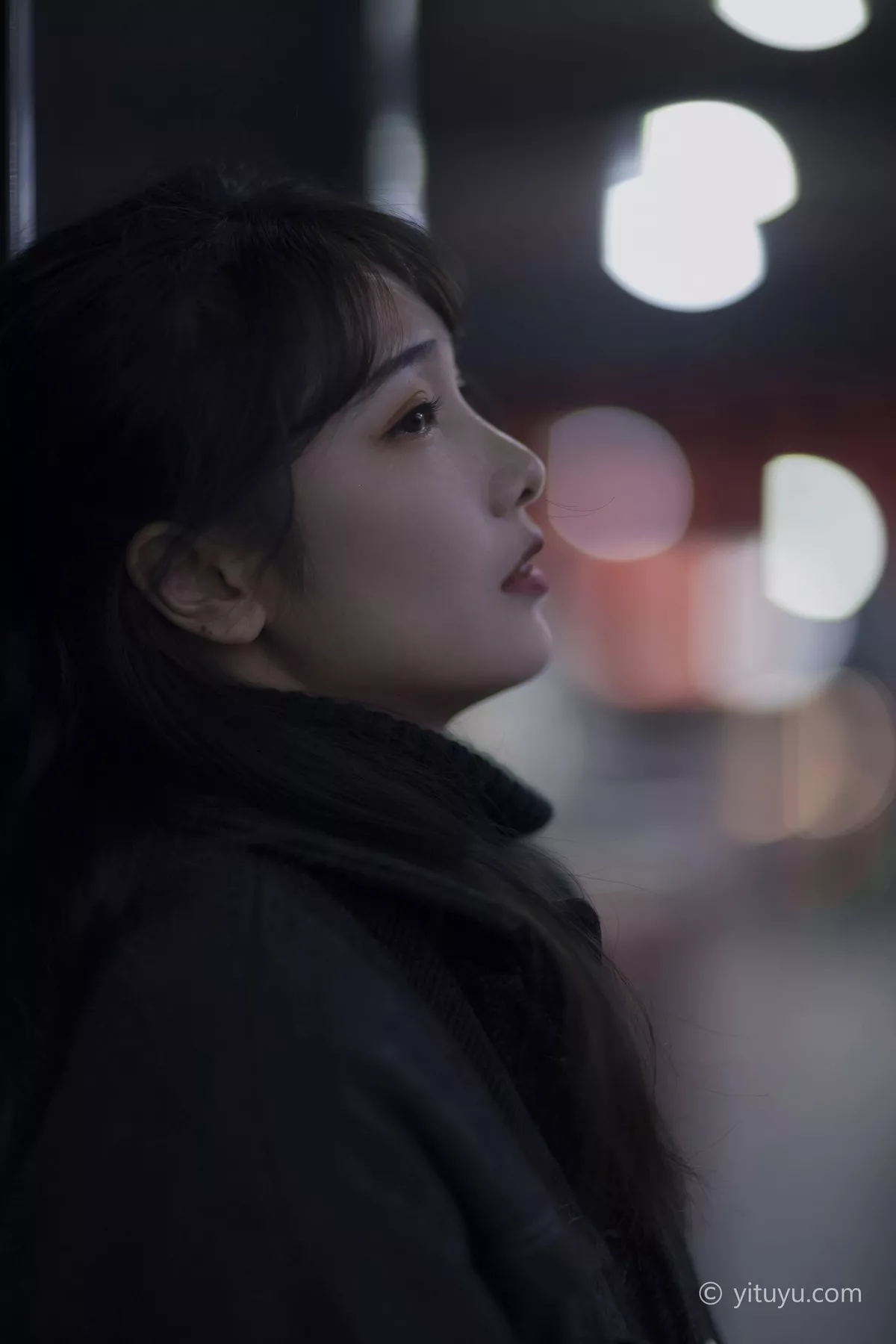 Xgyw.Org_[艺图语]Vol.015_模特湘湘等待剧情主题户外黑色毛衣配格子短裙秀美腿性感写真24P