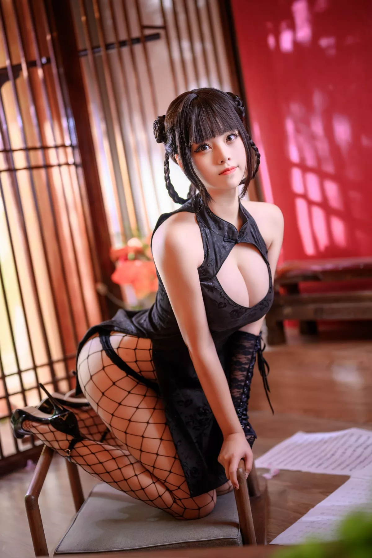 Xgyw.Org_萌系小姐姐蜜汁猫裘魔女旗袍主题私房低胸旗袍配黑丝渔网秀丰乳肥臀诱惑写真56P