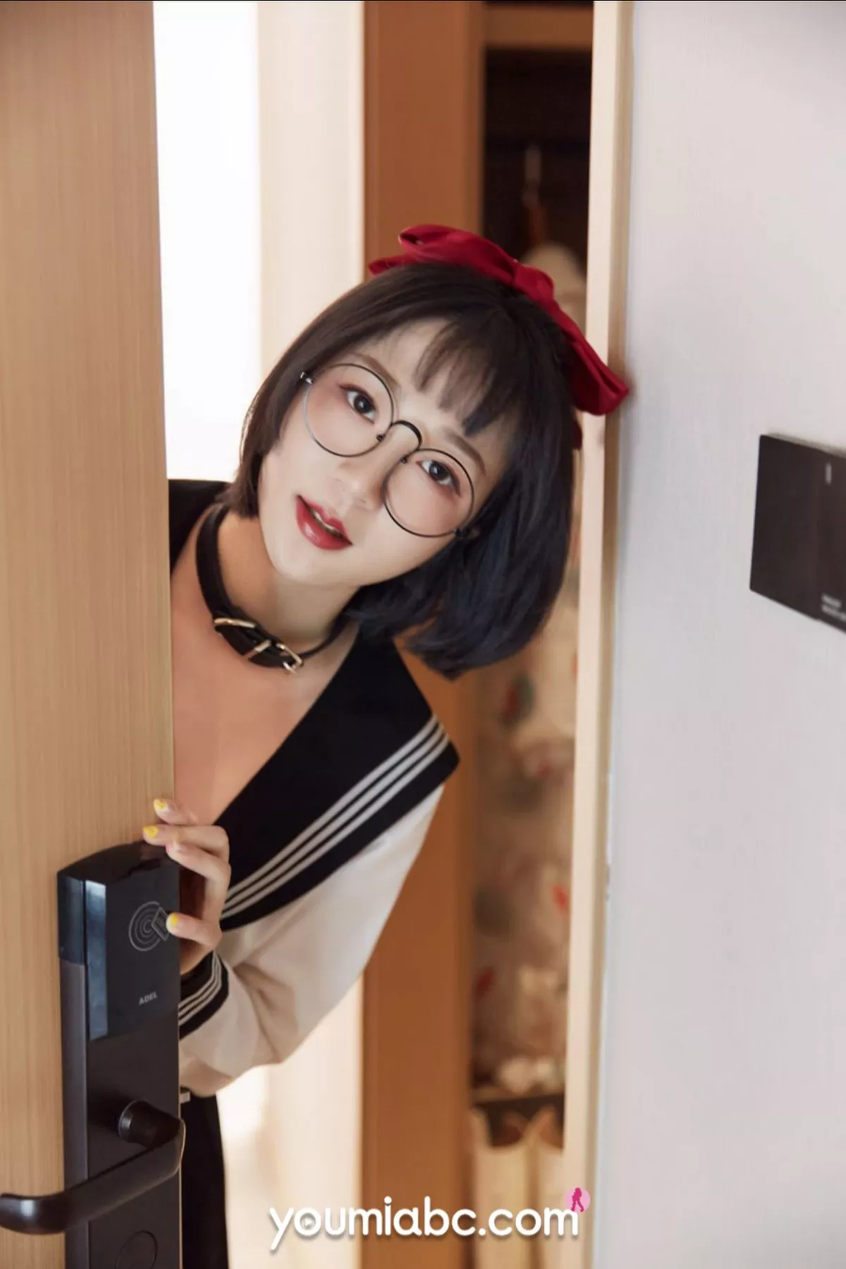 Xgyw.Org_[YouMi尤蜜]Vol.717_模特龙女宝宝家教秘密教学主题私房半脱露完美身材诱惑写真61P