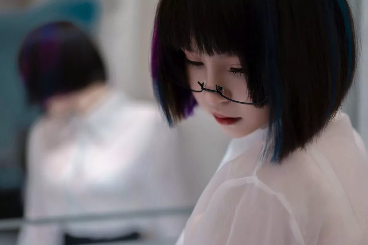 Xgyw.Org_COS福利美少女晕崽迷情小秘主题性感白衬衣配黑短裙开档黑丝秀美腿诱惑写真36P