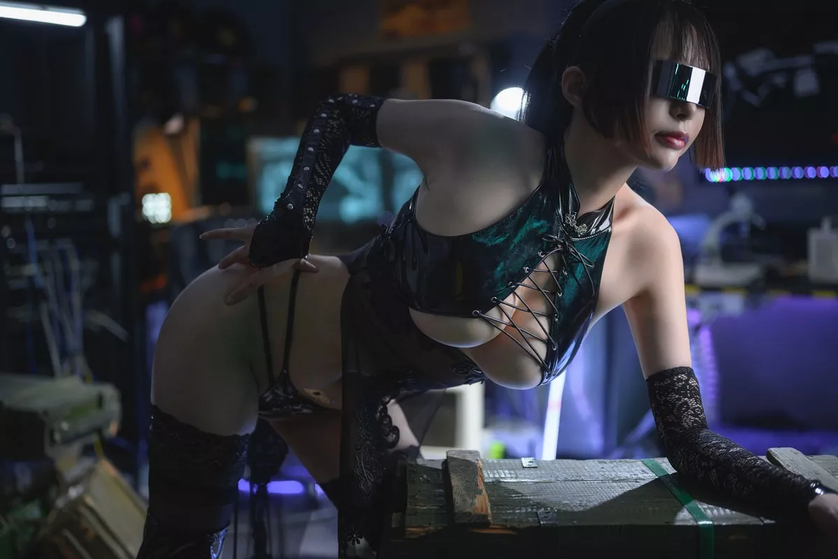 Xgyw.Org_嫩模秋和柯基(夏小秋秋秋)VR女友现实篇私房黑色情趣服饰露火辣身材诱惑写真48P