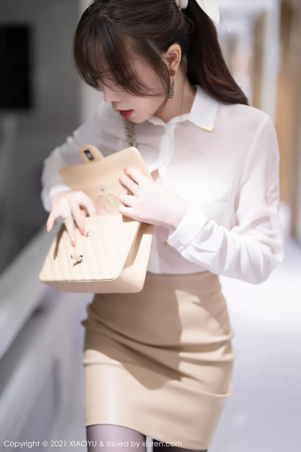Xgyw.Org_[XiaoYu画语界]Vol.625_女神芝芝Booty私房性感白衬衫配粉色内衣秀完美身材诱惑写真95P