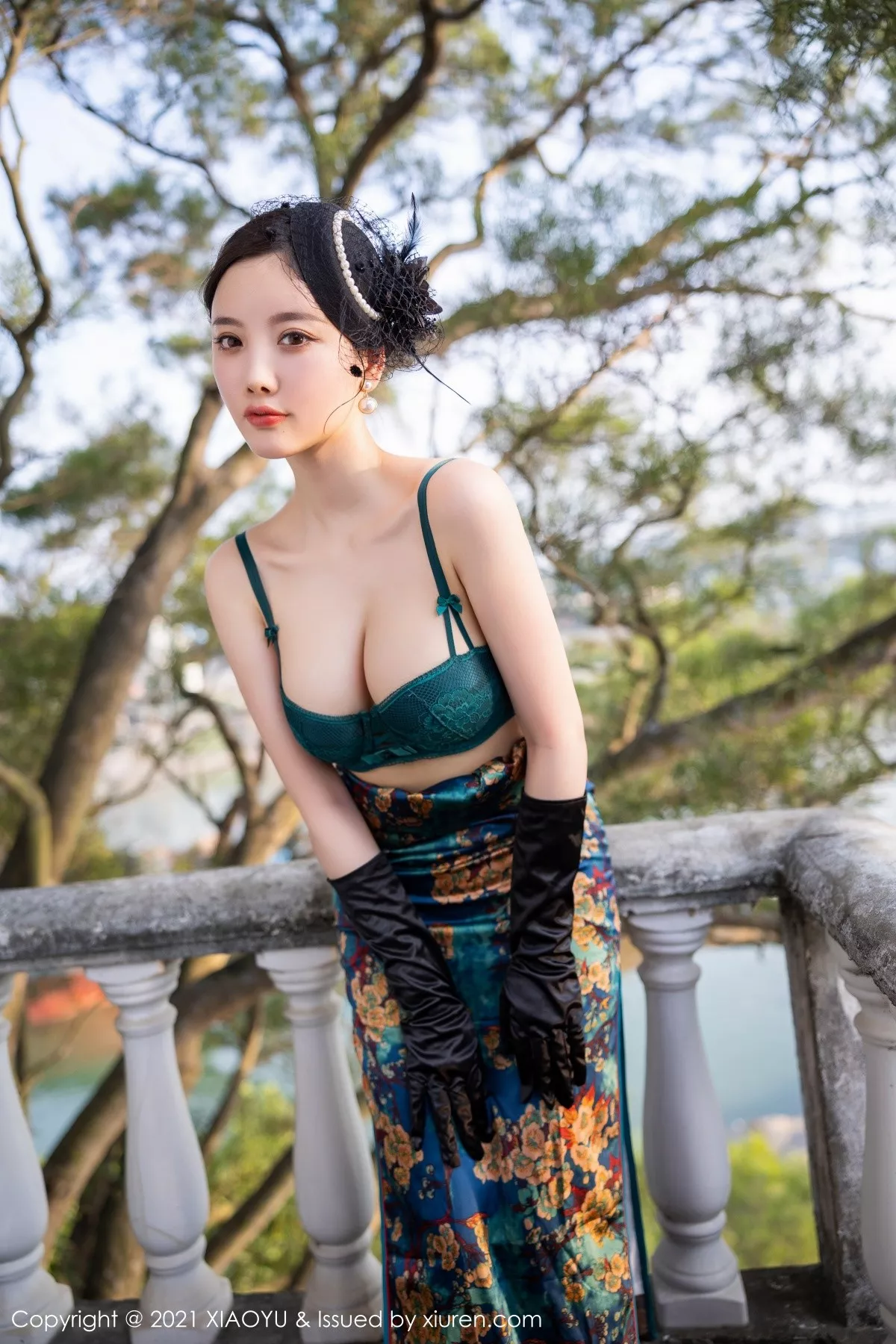 Xgyw.Org_[XiaoYu画语界]Vol.626_女神杨晨晨sugar广西心愿旅拍脱韵味旗袍露性感内衣诱惑写真90P