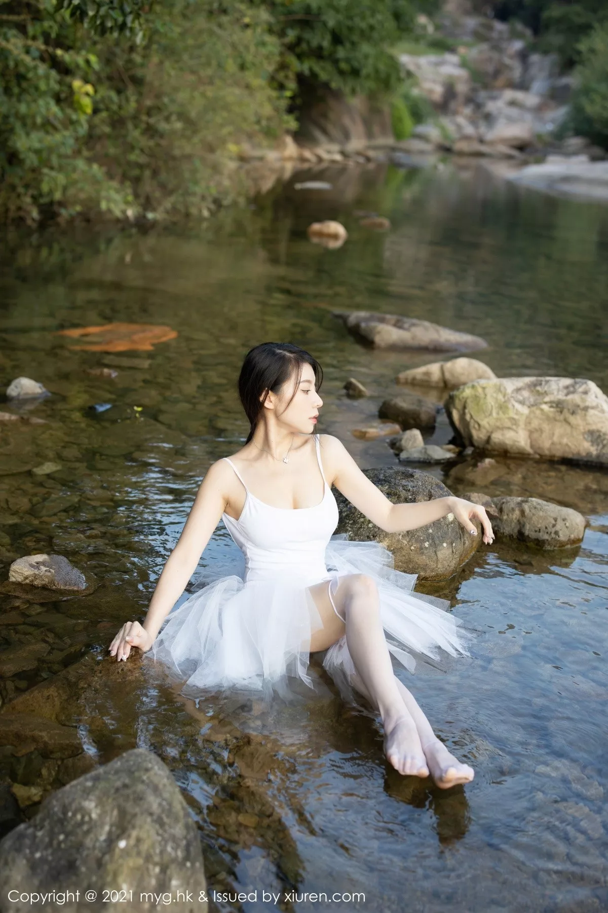 Xgyw.Org_[MyGirl美媛馆]Vol.601_模特vetiver嘉宝贝儿长三角旅拍户外洁白芭蕾服饰湿身诱惑写真85P