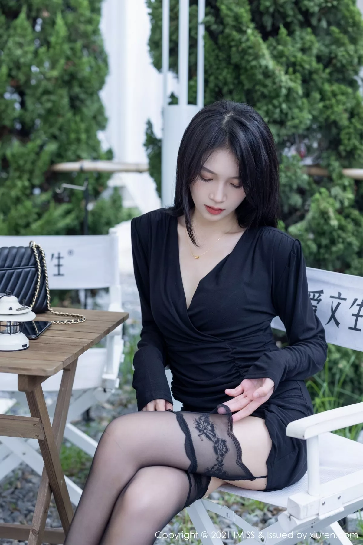 Xgyw.Org_[IMISS爱蜜社]Vol.643_女神Lynn刘奕宁＆Rossi合集性感比基尼+户外黑丝吊袜诱惑写真44P