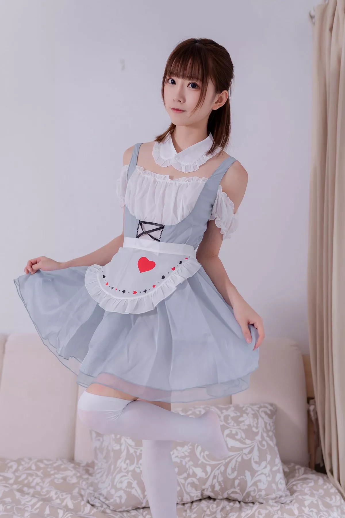 Xgyw.Org_动漫博主Kitaro_绮太郎白情女仆主题私房轻透吊裙配白丝袜秀完美身材诱惑写真40P