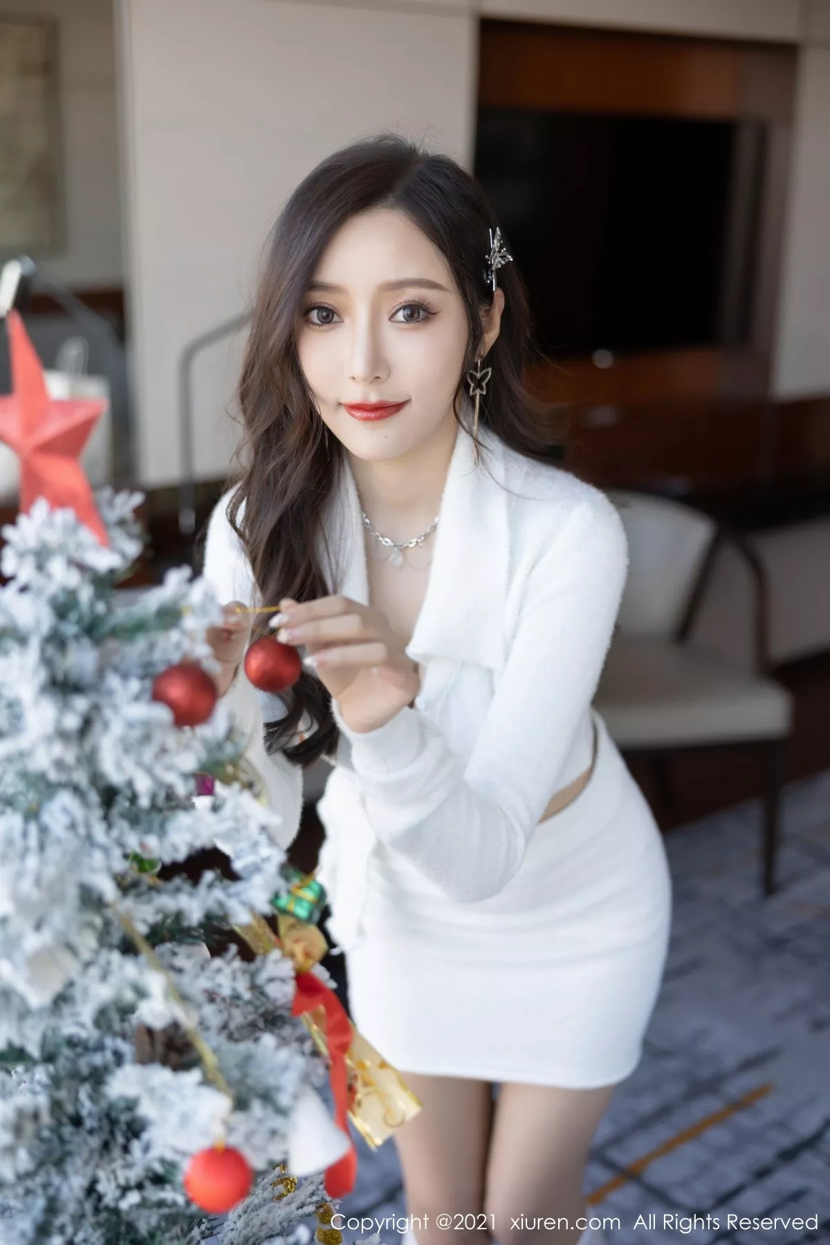Xgyw.Org_XiuRen第4359期_女神王馨瑶yanni圣诞节主题红色情趣服饰配蕾丝袜火辣诱惑写真81P