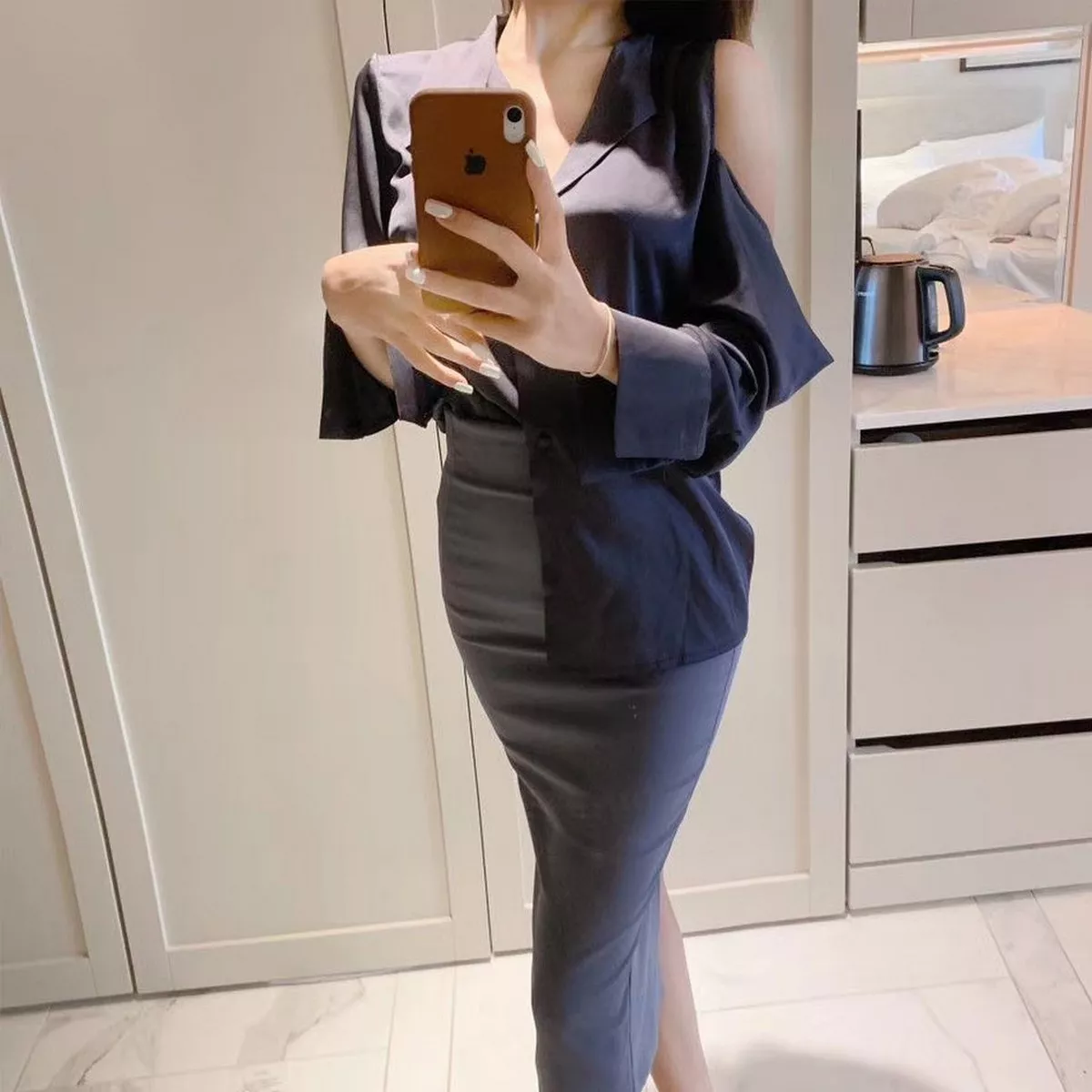 Xgyw.Org_网络美女薇薇微信朋友圈资源合集私房性感连身裙系列秀魔鬼身材迷人诱惑写真297P