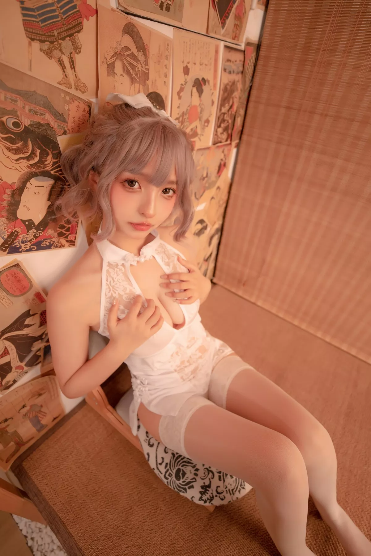 Xgyw.Org_萝莉美女神楽坂真冬白旗袍主题私房性感露胸情趣旗袍配白色蕾丝袜完美诱惑写真75P