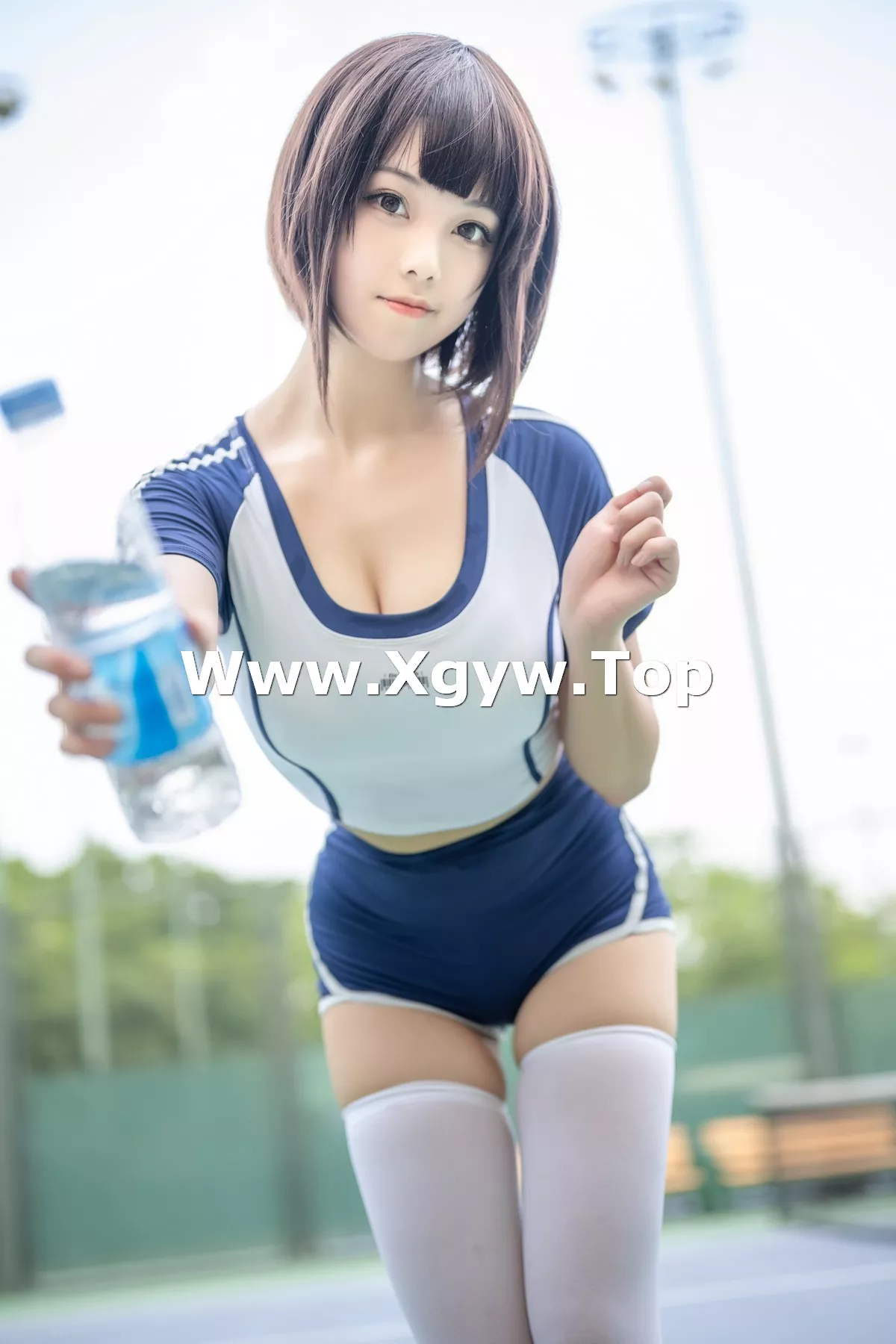 Xgyw.Org_萌系小姐姐蜜汁猫裘体操服主题户外性感运动服半撩露蕾丝内衣秀豪乳诱惑写真50P