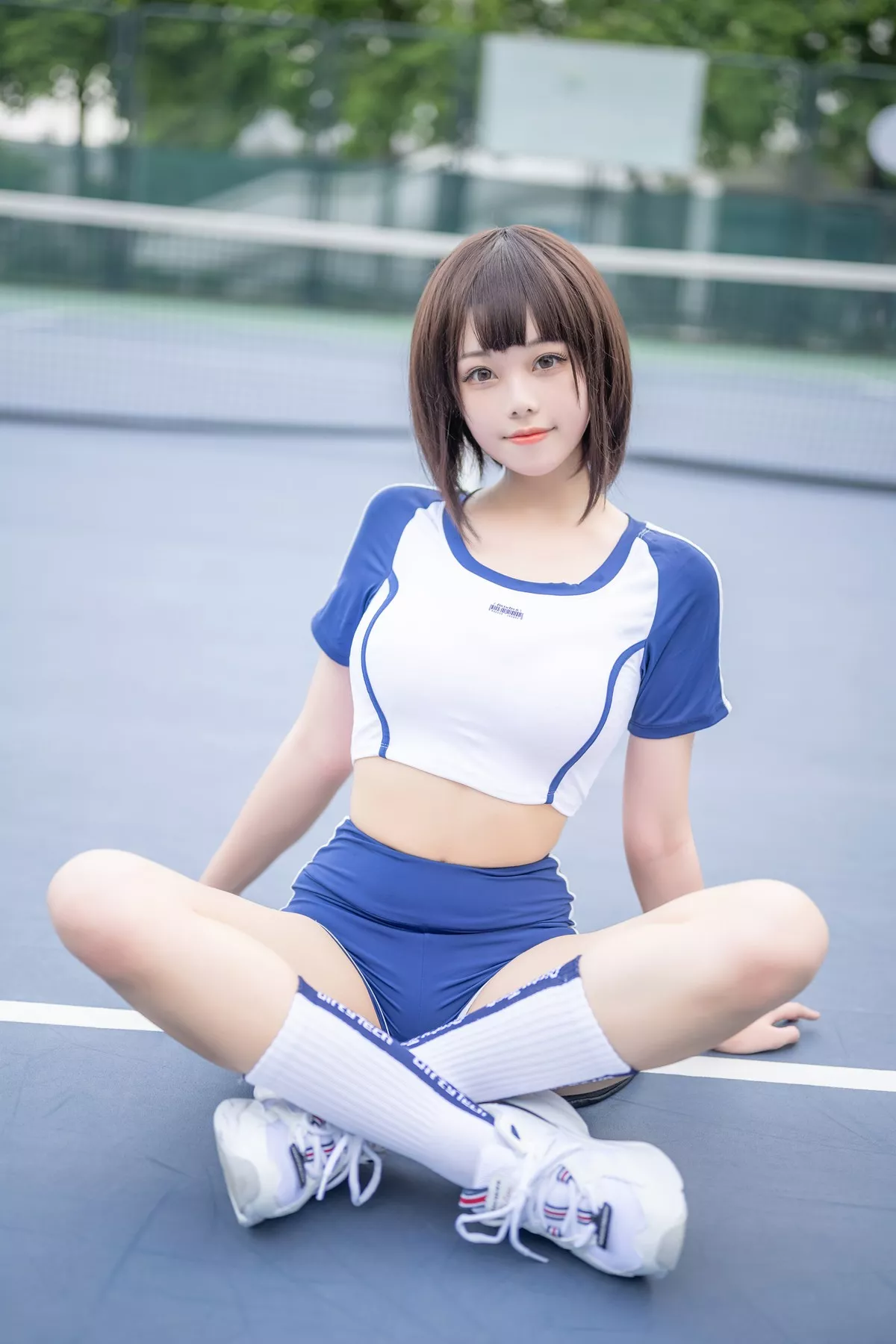 Xgyw.Org_萌系小姐姐蜜汁猫裘体操服主题户外性感运动服半撩露蕾丝内衣秀豪乳诱惑写真50P