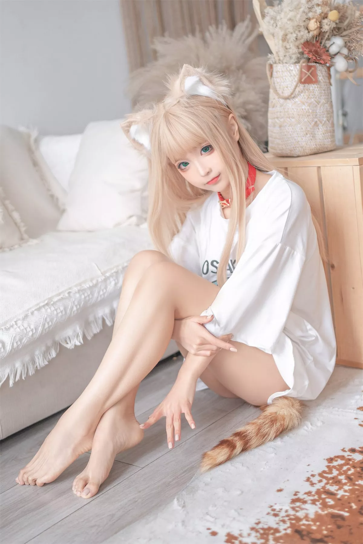 Xgyw.Org_动漫博主蠢沫沫黄豆粉主题私房性感猫女郎装扮白色短T半撩秀火辣身材诱惑写真140P