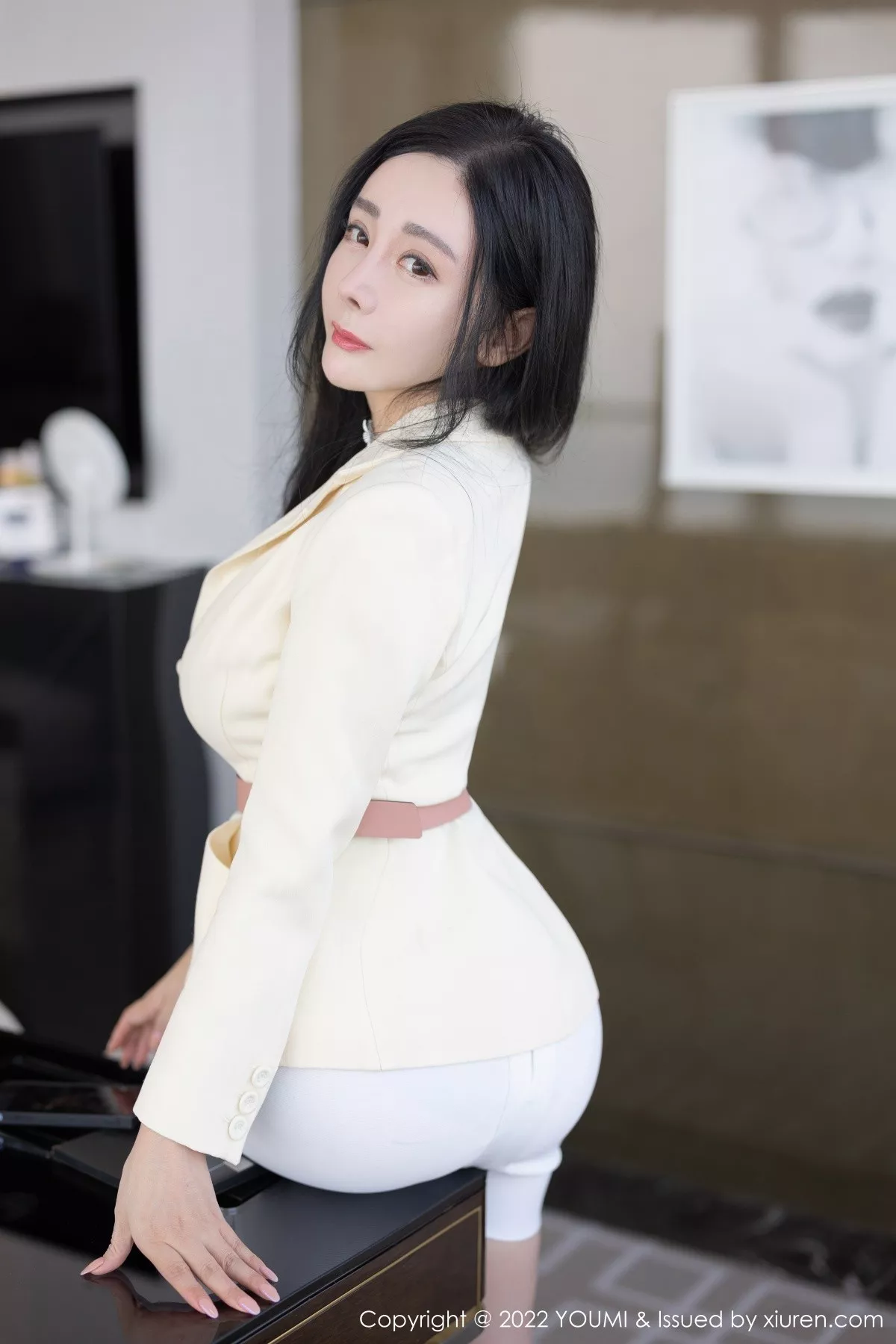 Xgyw.Org_[YouMi尤蜜荟]Vol.769_模特允爾私房半脱性感职业装露蕾丝内衣开档肉丝撩人诱惑写真61P