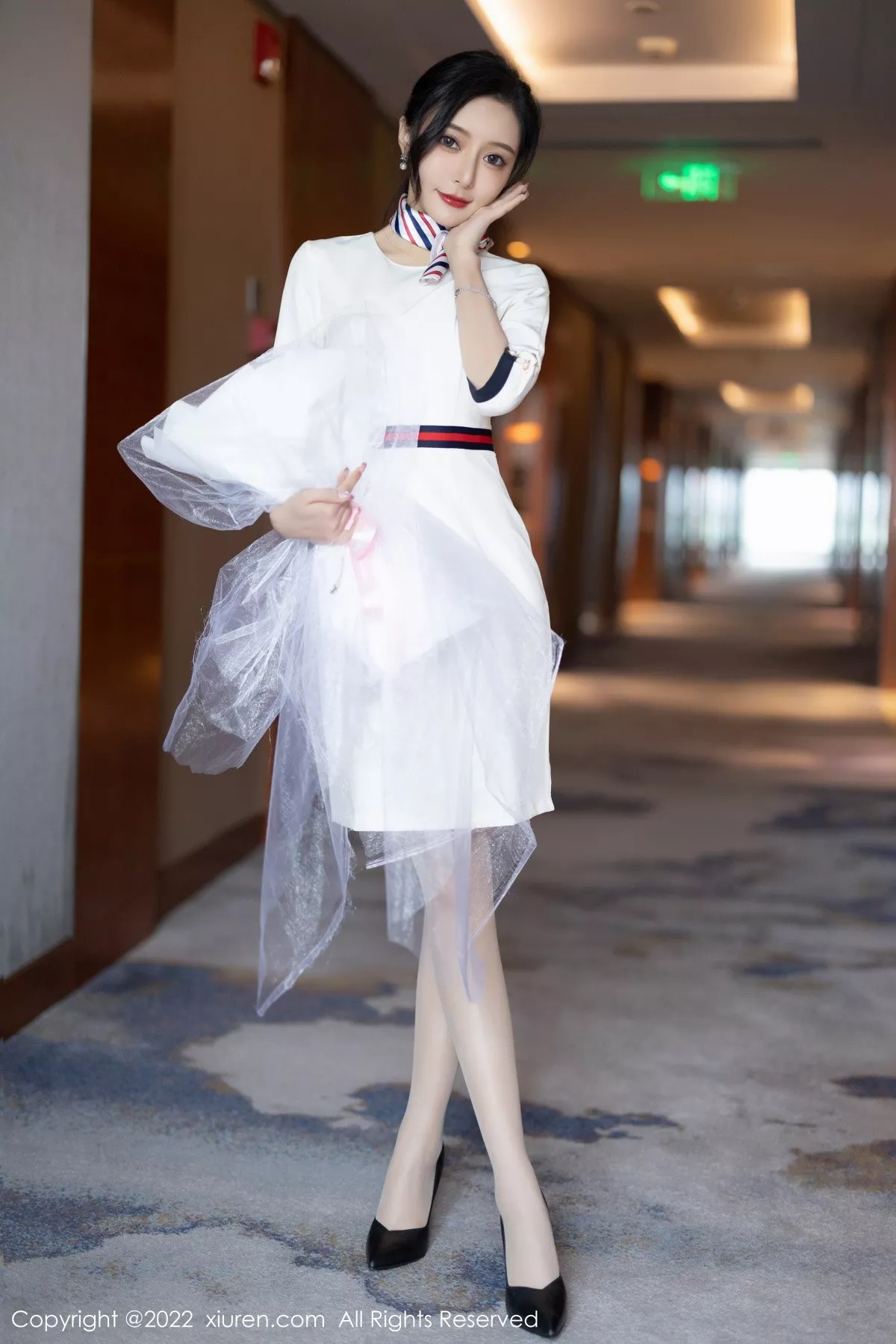 Xgyw.Org_XiuRen第4963期_女神王馨瑶yanni白色连衣短裙露红色内衣配原色丝袜诱惑写真71P