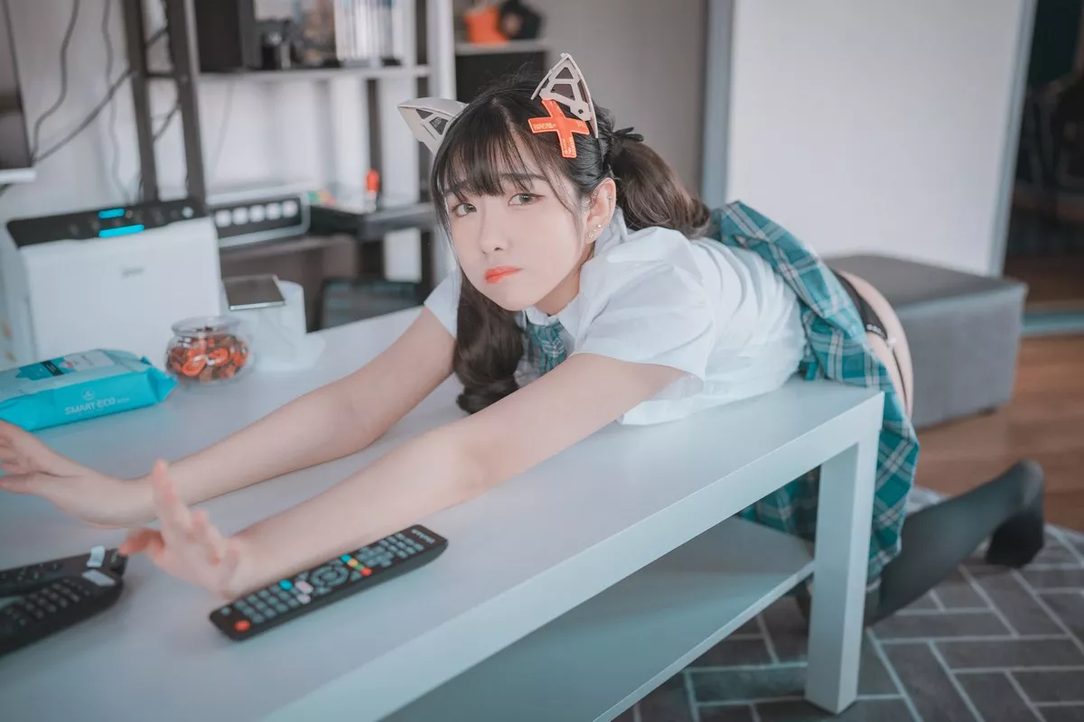 Xgyw.Org_[DJAWA]No.020_模特Sonson_Plug Me In主题私房性感内衣配黑丝吊袜诱惑写真99P