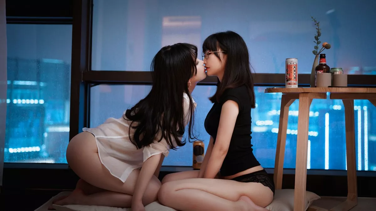 Xgyw.Org_网络美女rioko凉凉子&面饼仙儿双人黑丝主题私房OL制服下超薄黑丝秀美腿诱惑写真91P