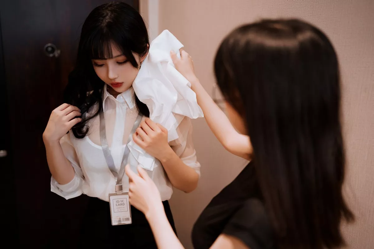 Xgyw.Org_网络美女rioko凉凉子&面饼仙儿双人黑丝主题私房OL制服下超薄黑丝秀美腿诱惑写真91P