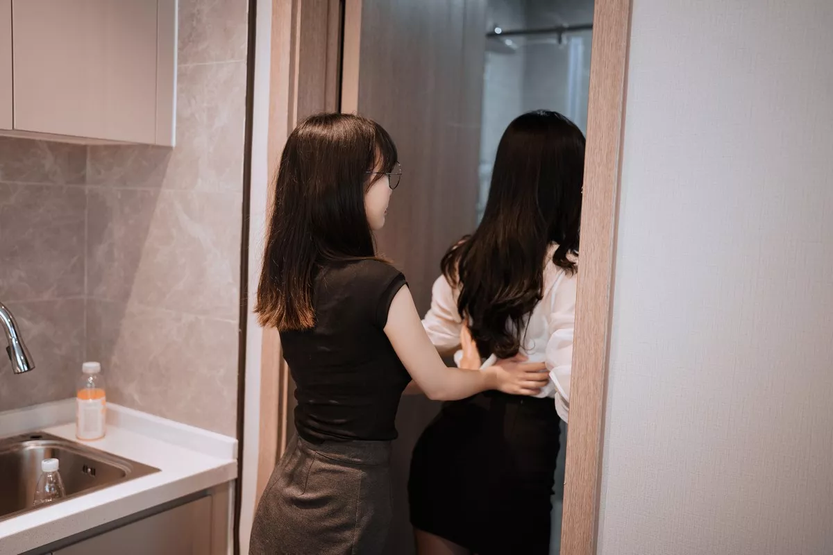 Xgyw.Org_网络美女rioko凉凉子&面饼仙儿双人黑丝主题私房OL制服下超薄黑丝秀美腿诱惑写真91P
