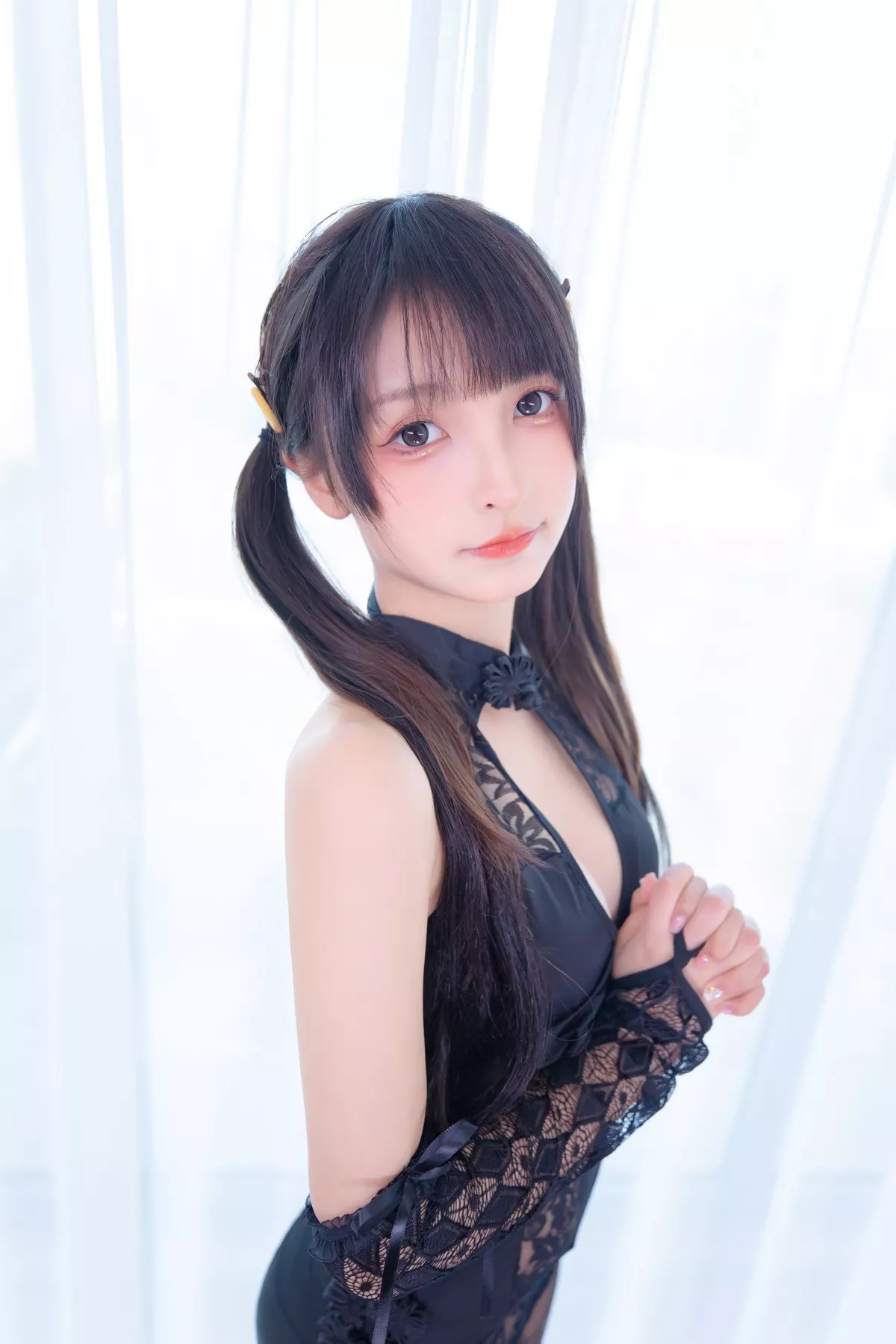 Xgyw.Org_萝莉美女神楽坂真冬恋爱魔咒主题私房黑色缕空服饰配黑丝裤袜迷人诱惑写真75P