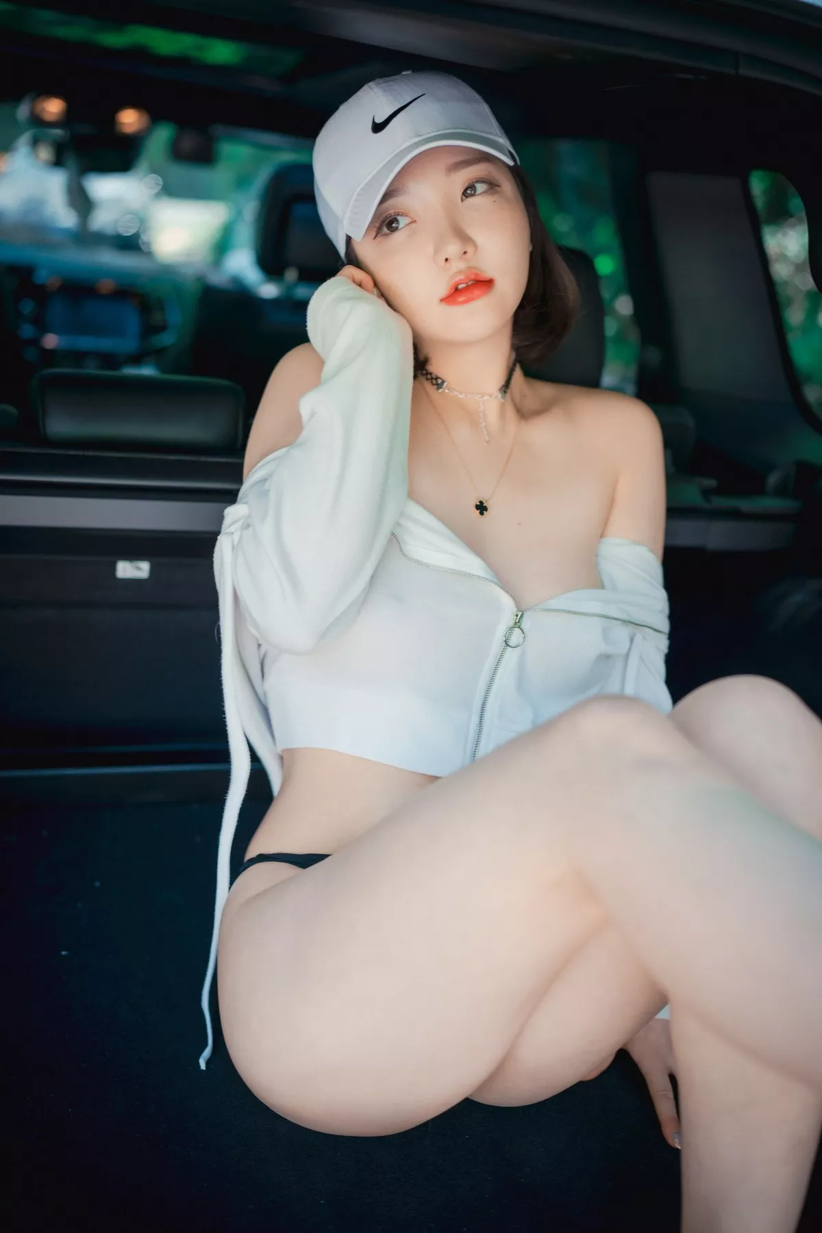 Xgyw.Org_[DJAWA]No.085_模特Yeeun_Naughty Trekking主题户外多套服饰半脱秀豪乳翘臀诱惑写真287P