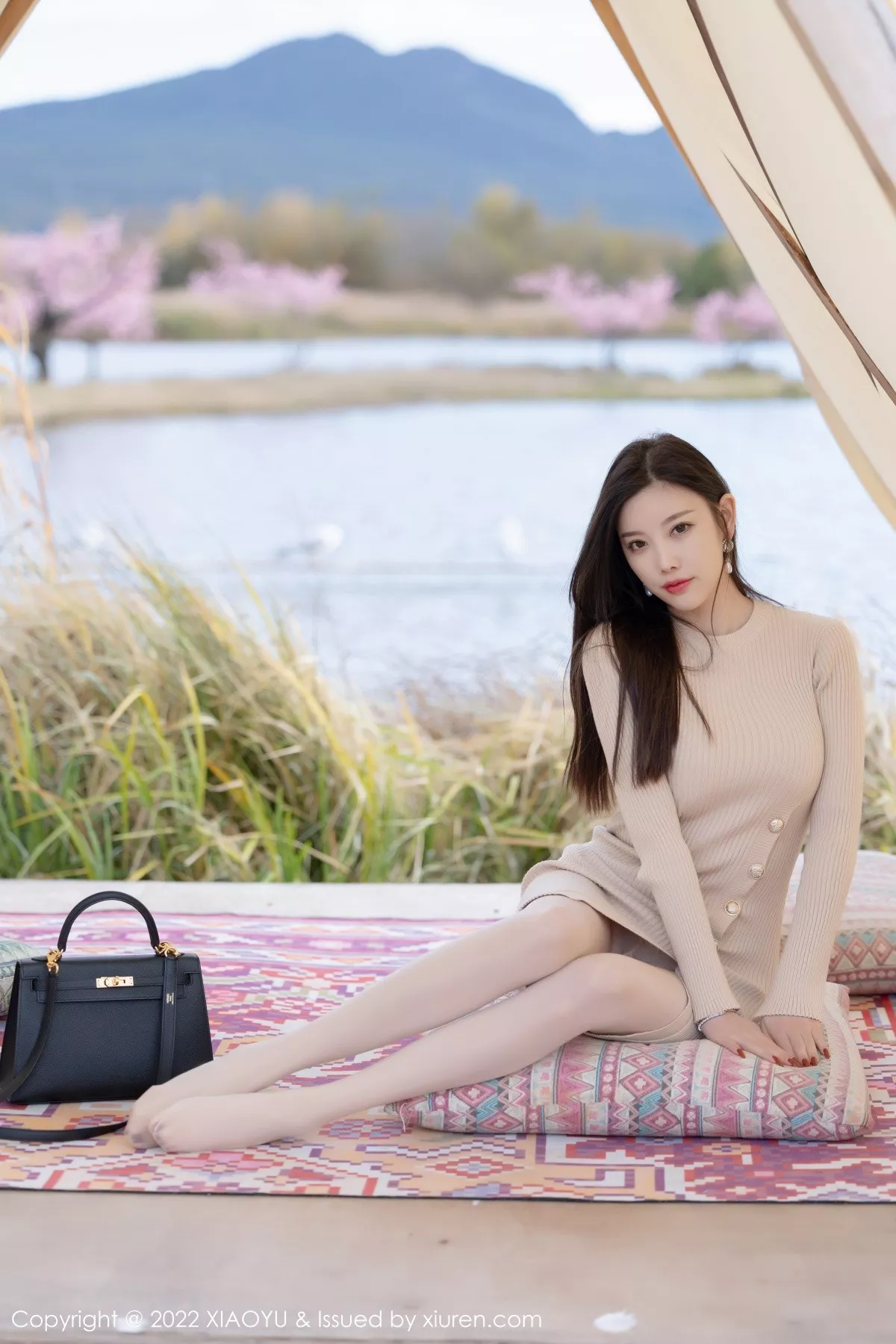 Xgyw.Org_[XiaoYu画语界]Vol.796_女神杨晨晨Yome丽江心愿旅拍室内紫色轻透蕾丝内衣诱惑写真79P