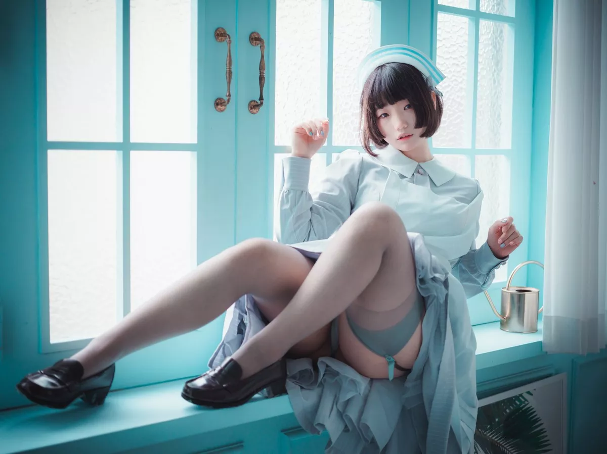 Xgyw.Org_[DJAWA]No.095_模特Mimmi_St. Esther主题私房短裙下性感灰丝吊袜秀翘臀诱惑写真136P