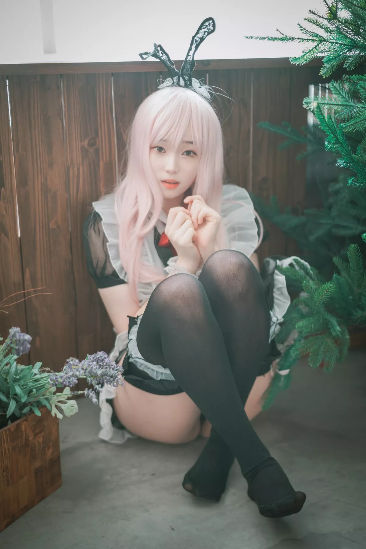 Xgyw.Org_[DJAWA]No.122_模特Bambi_Sheer Bunny Maid主题薄透服饰配黑丝吊袜秀美腿诱惑写真51P