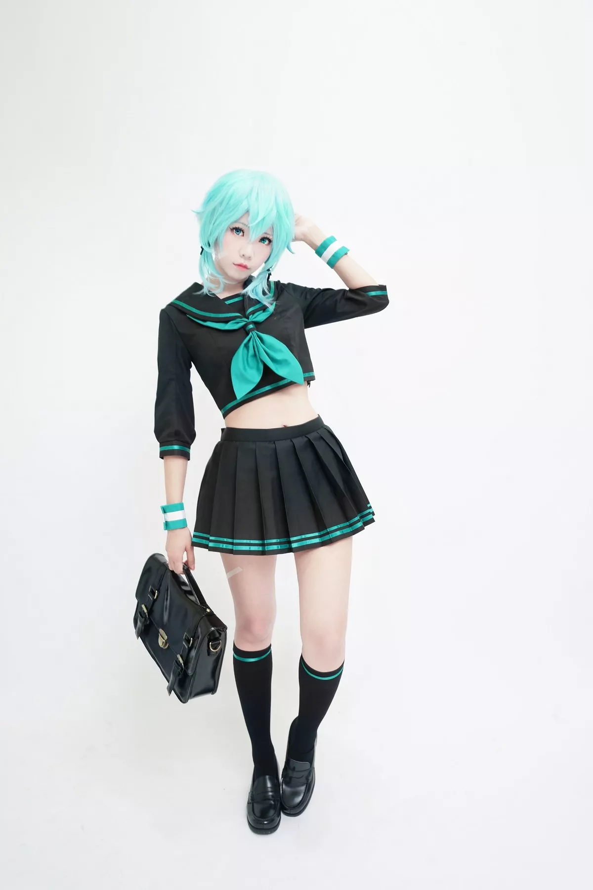 Xgyw.Org_Coser妹子Ely_eee诗乃JK主题户外性感JK制服配黑丝袜秀完美身材迷人写真36P