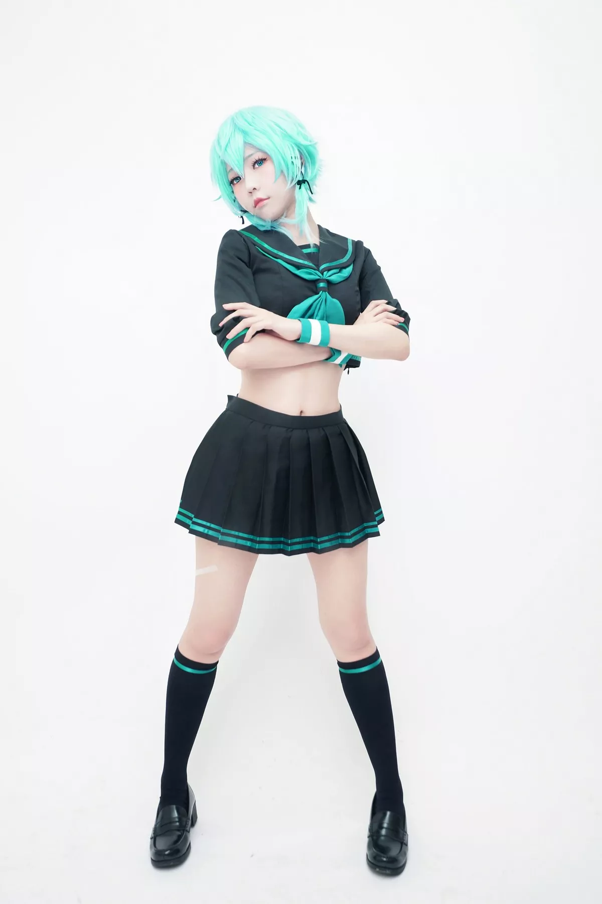 Xgyw.Org_Coser妹子Ely_eee诗乃JK主题户外性感JK制服配黑丝袜秀完美身材迷人写真36P