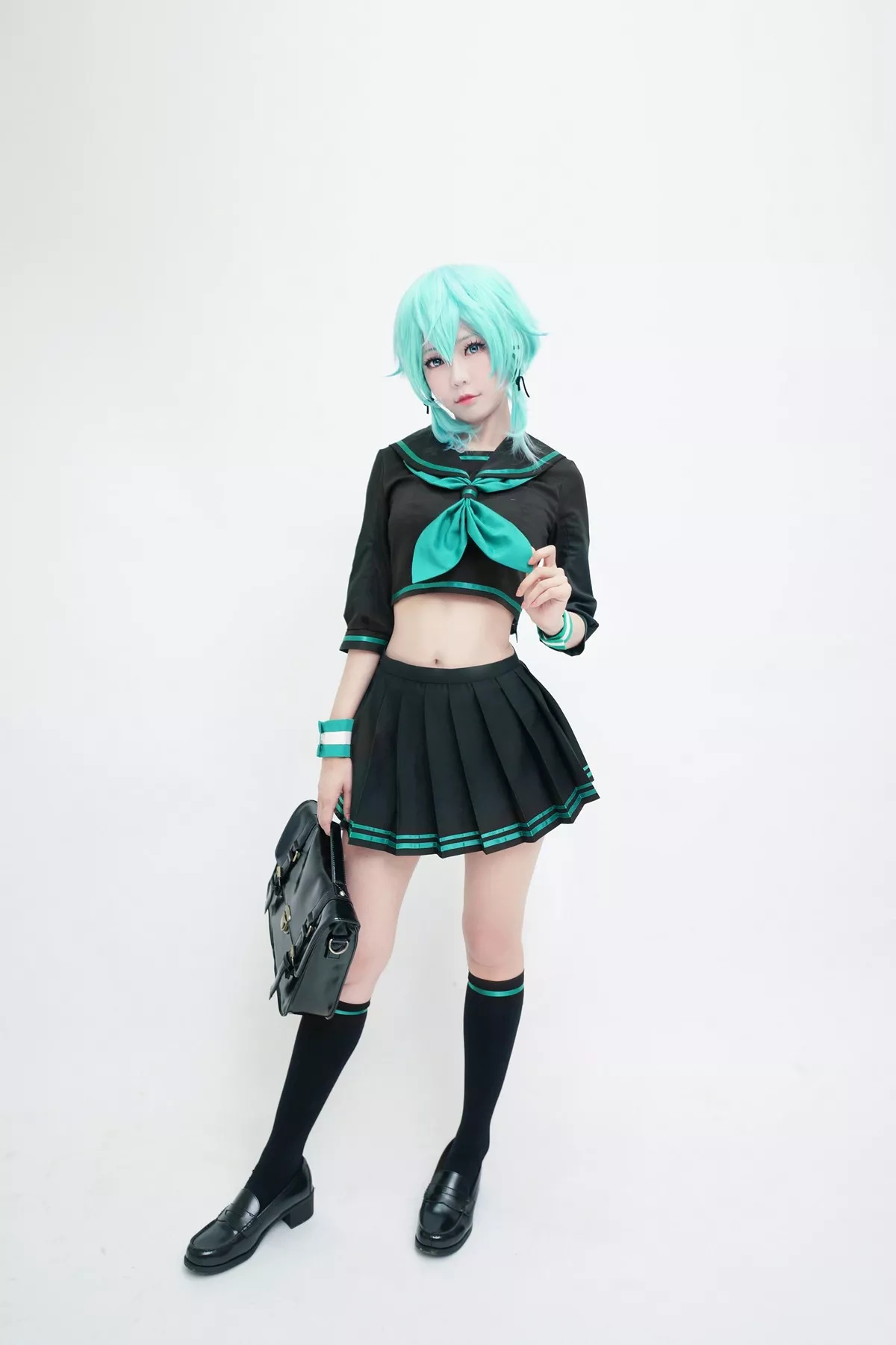 Xgyw.Org_Coser妹子Ely_eee诗乃JK主题户外性感JK制服配黑丝袜秀完美身材迷人写真36P